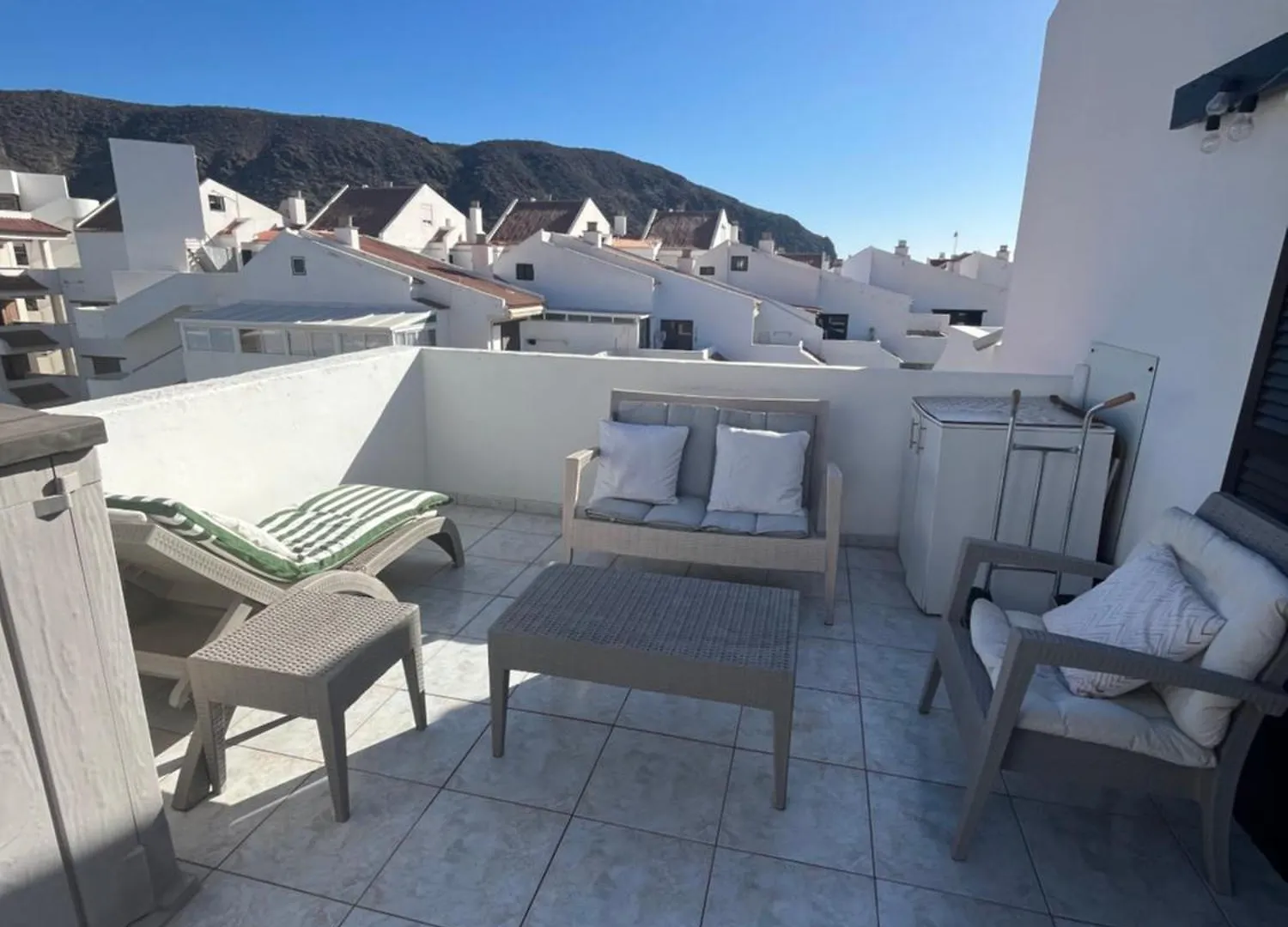 Sea View Penthouse With Large Terrace Daire Los Cristianos  İspanya